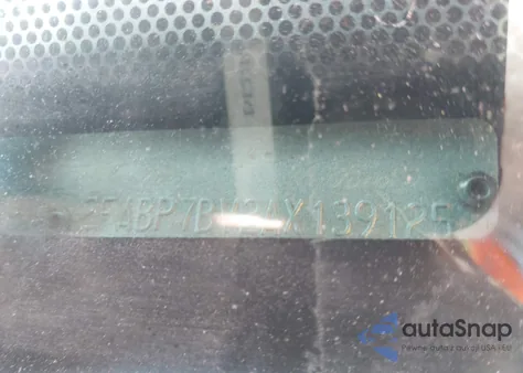 2010 Ford Crown Victoria Police Interceptor z USA, uszkodzony, nr VIN 2FABP7BV2AX139125